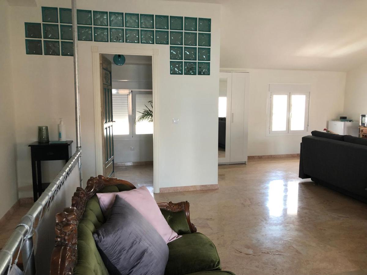 Lovely 1-Bedroom Loft Near Ronda Арріате Екстер'єр фото